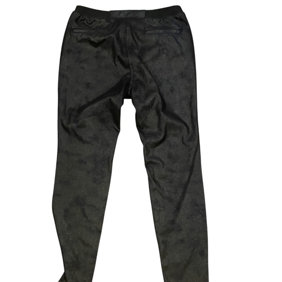 NWOT ABS Runway textured soft faux leather look leggings 4 S - Picture 2 of 8